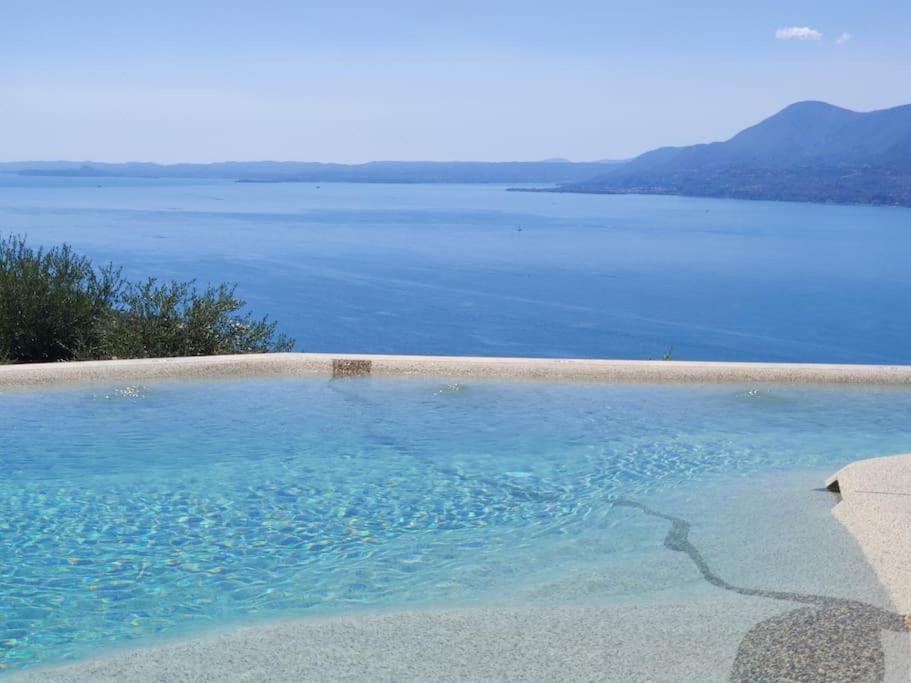 Villa Divina-Apt Armonia-Con Piscina E Vista Lago Castelletto Di Brenzone Eksteriør billede