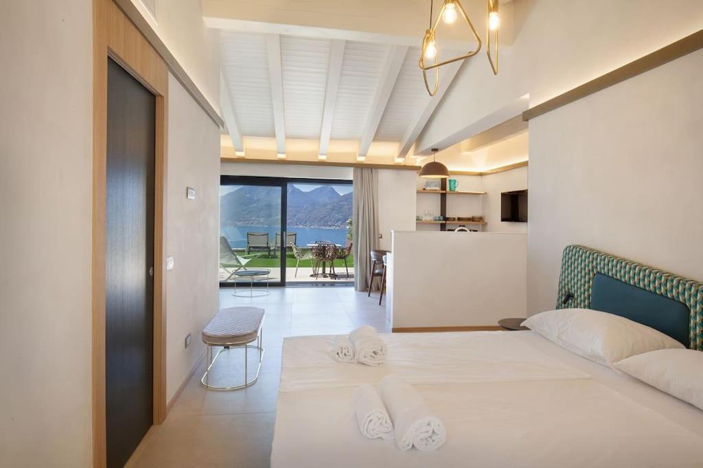 Villa Divina-Apt Armonia-Con Piscina E Vista Lago Castelletto Di Brenzone Eksteriør billede