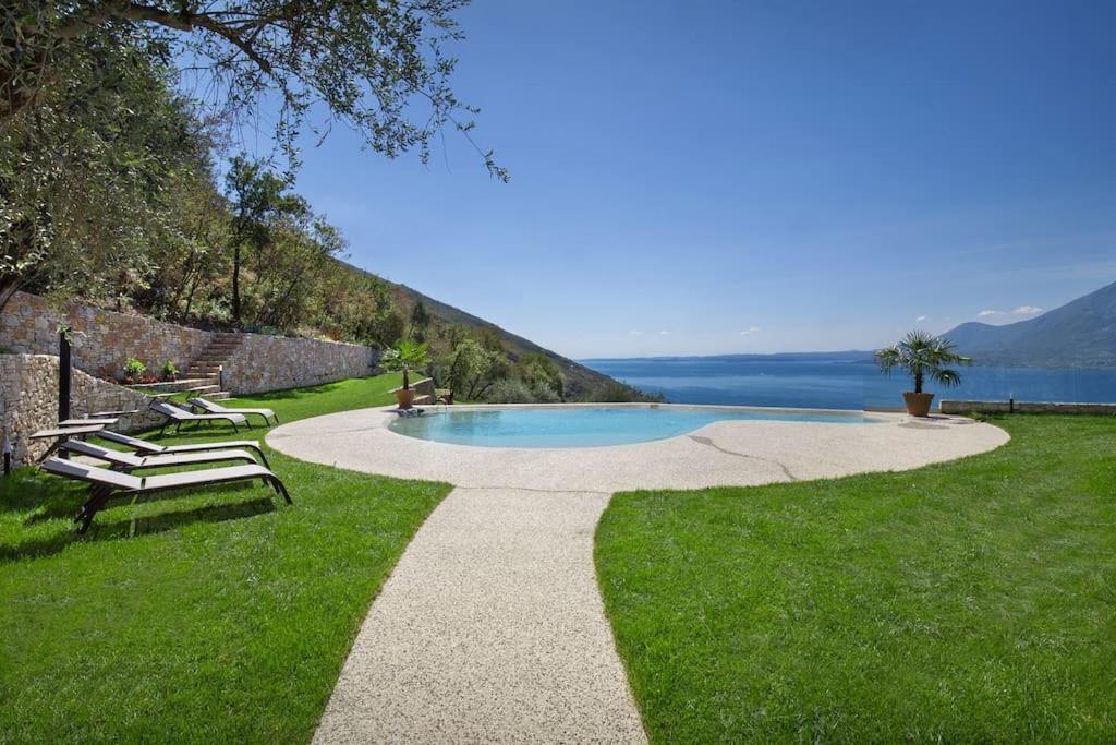Villa Divina-Apt Armonia-Con Piscina E Vista Lago Castelletto Di Brenzone Eksteriør billede