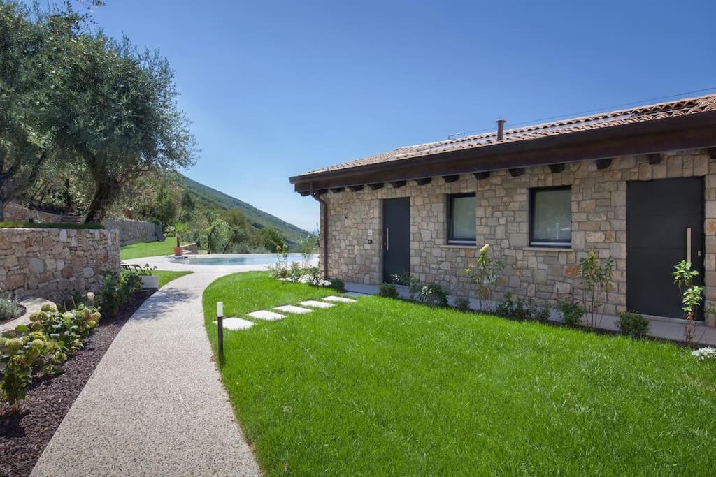 Villa Divina-Apt Armonia-Con Piscina E Vista Lago Castelletto Di Brenzone Eksteriør billede